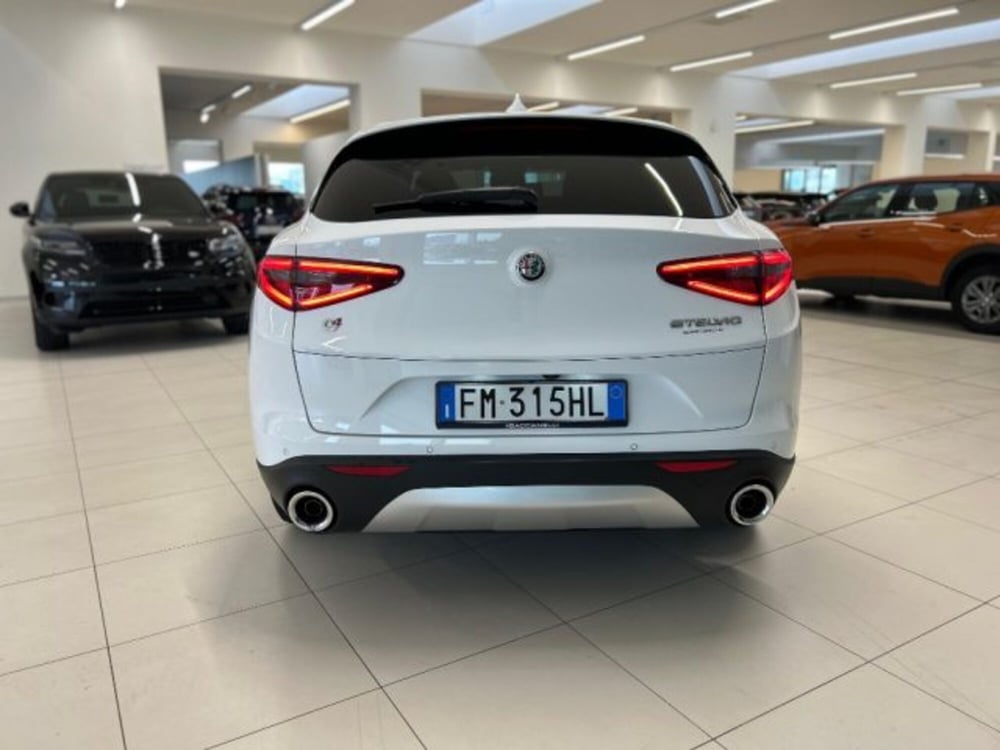 Alfa Romeo Stelvio usata a Modena (15)