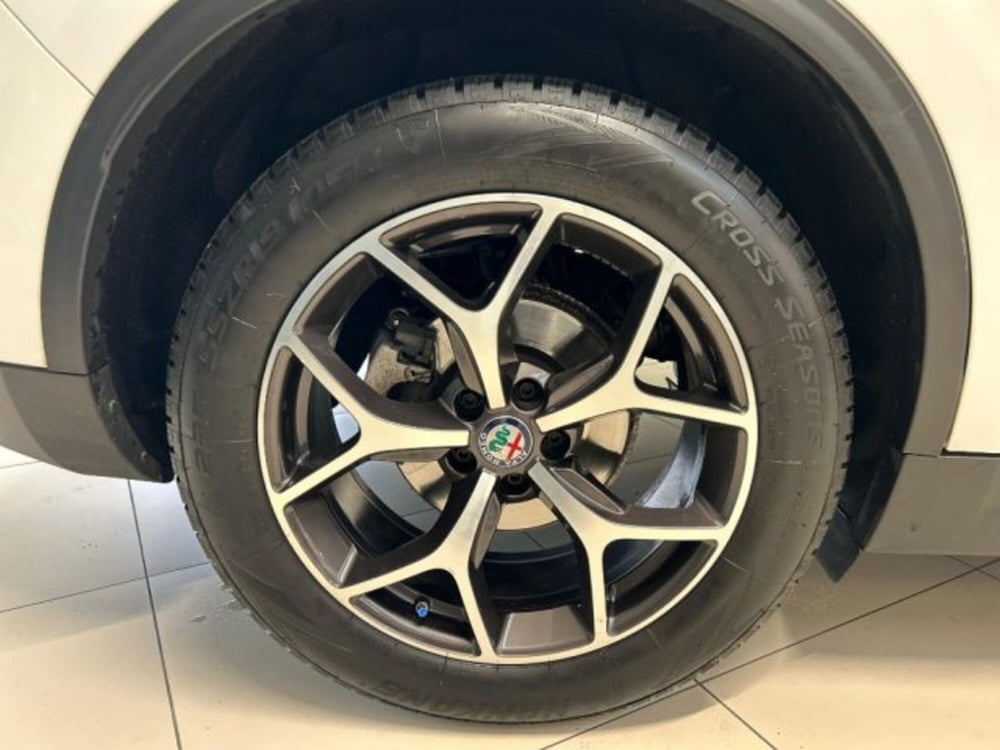 Alfa Romeo Stelvio usata a Modena (17)