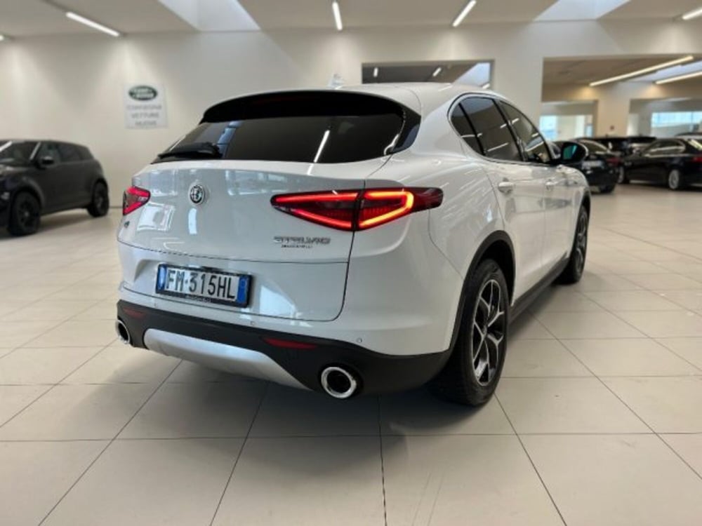 Alfa Romeo Stelvio usata a Modena (2)