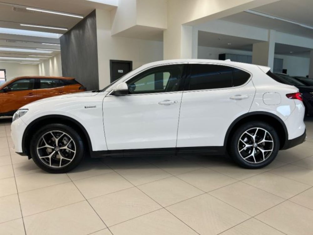 Alfa Romeo Stelvio usata a Modena (4)