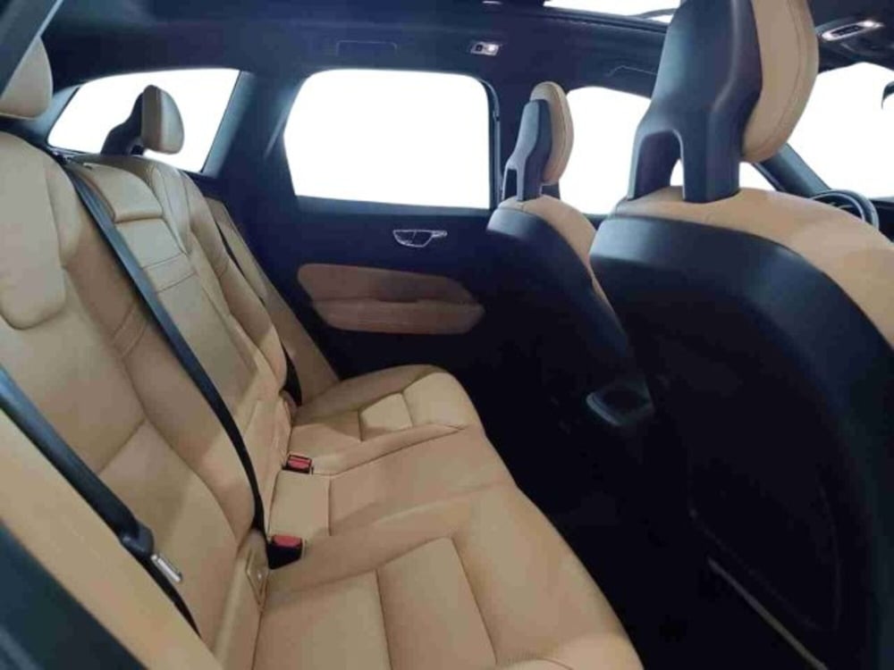 Volvo XC60 usata a Catania (11)