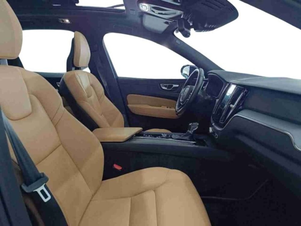 Volvo XC60 usata a Catania (9)