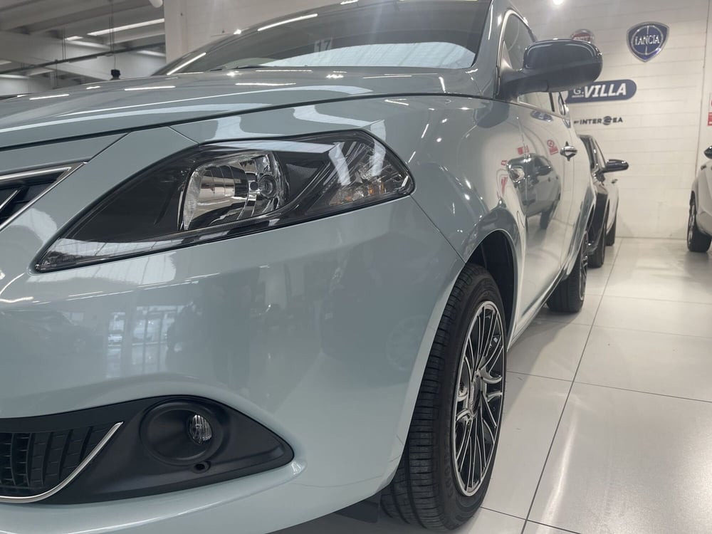 Lancia Ypsilon nuova a Monza e Brianza (6)