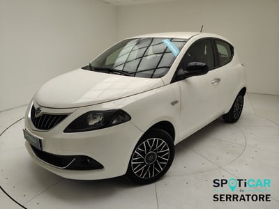 Lancia Ypsilon 1.0 FireFly 5 porte S&amp;S Hybrid Gold Plus del 2024 usata a Erba