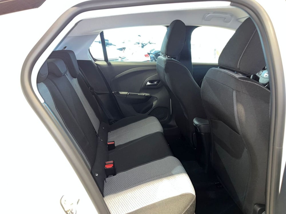 Opel Corsa nuova a Milano (15)