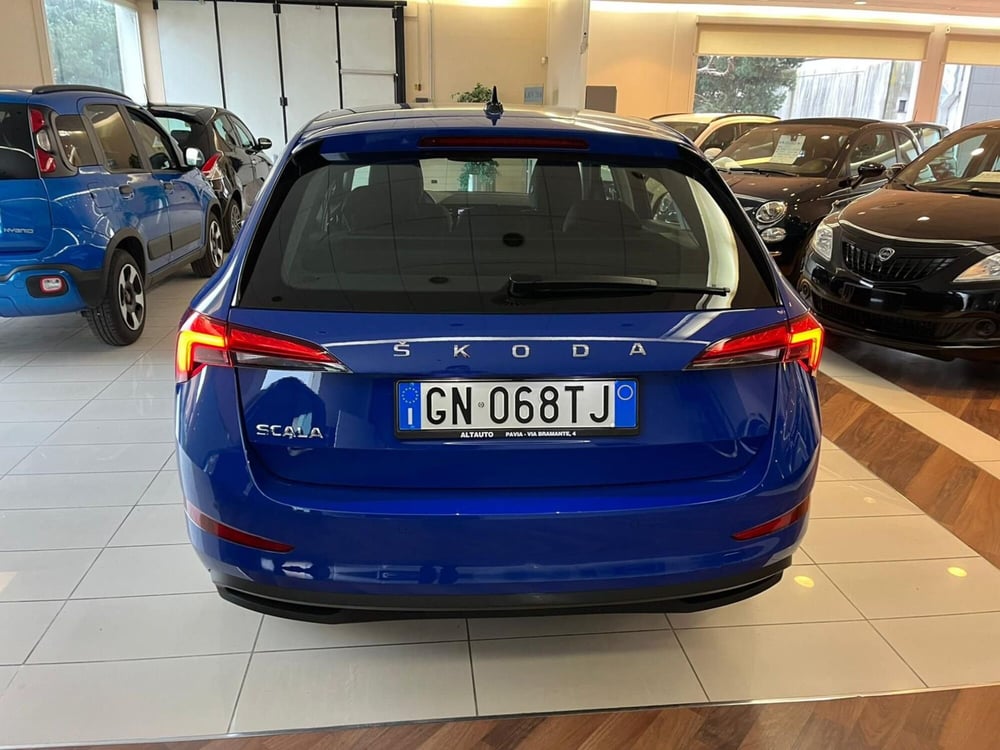 Skoda Scala usata a Milano (10)