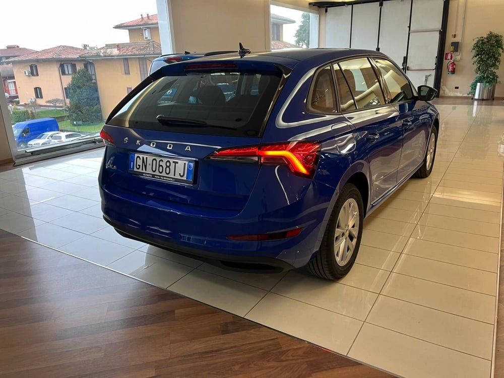 Skoda Scala usata a Milano (9)