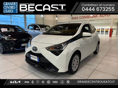 Toyota Aygo 1.0 VVT-i 72 CV 5 porte x-play MMT  del 2019 usata a Brendola