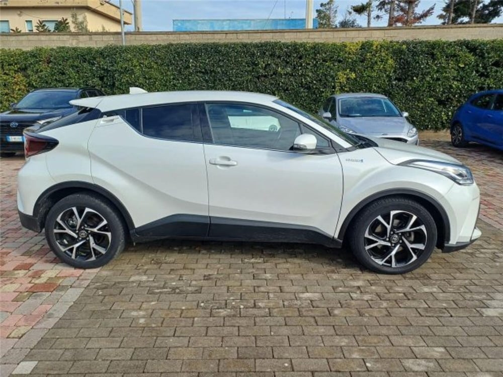 Toyota Toyota C-HR usata a Bari (7)