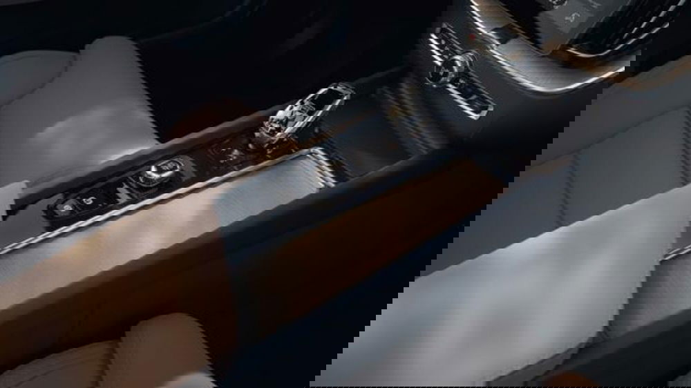 Volvo XC60 nuova a Firenze (4)