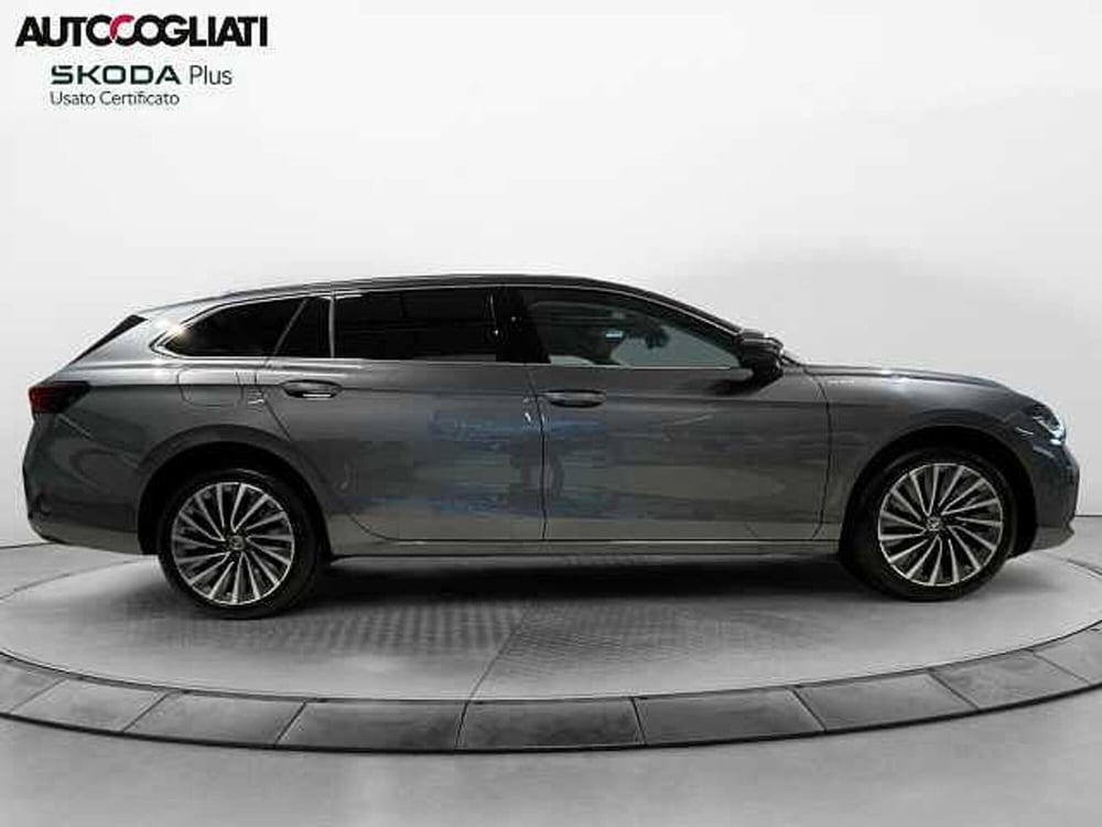 Skoda Superb nuova a Lecco (3)