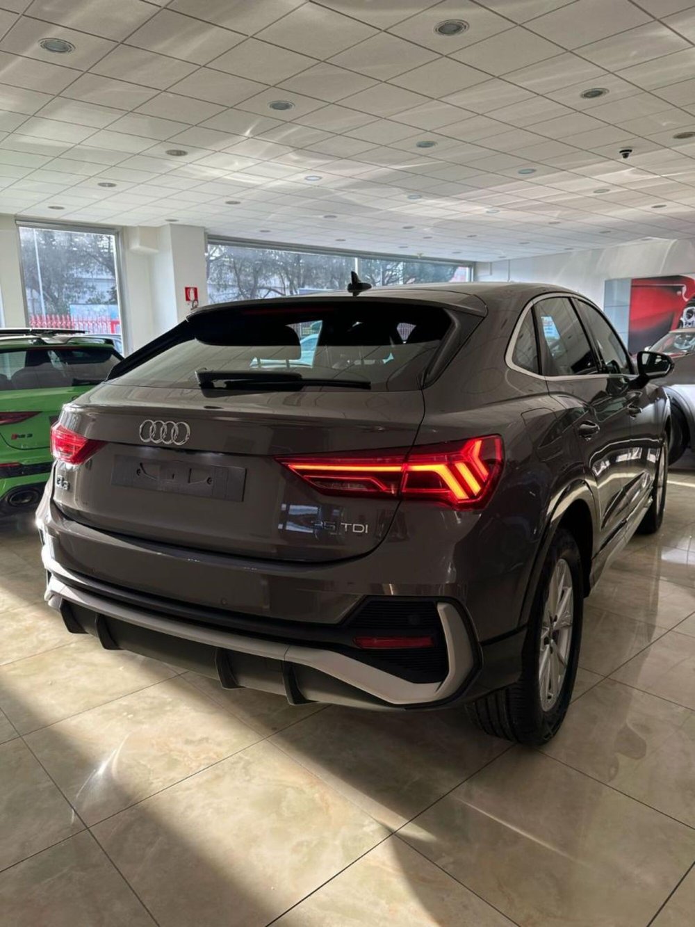 Audi Q3 Sportback nuova a Napoli (3)