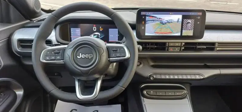 Jeep Avenger nuova a Padova (14)