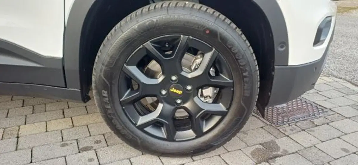 Jeep Avenger nuova a Padova (9)