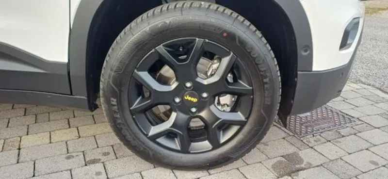 Jeep Avenger nuova a Padova (9)