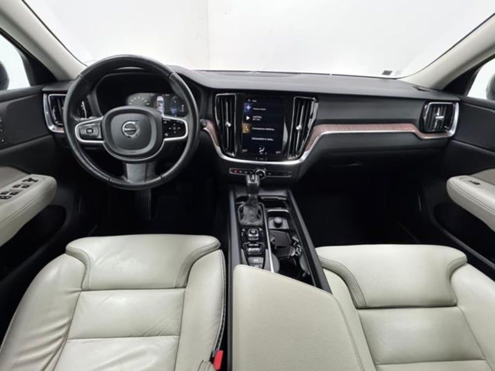 Volvo V60 Cross Country usata a Como (4)