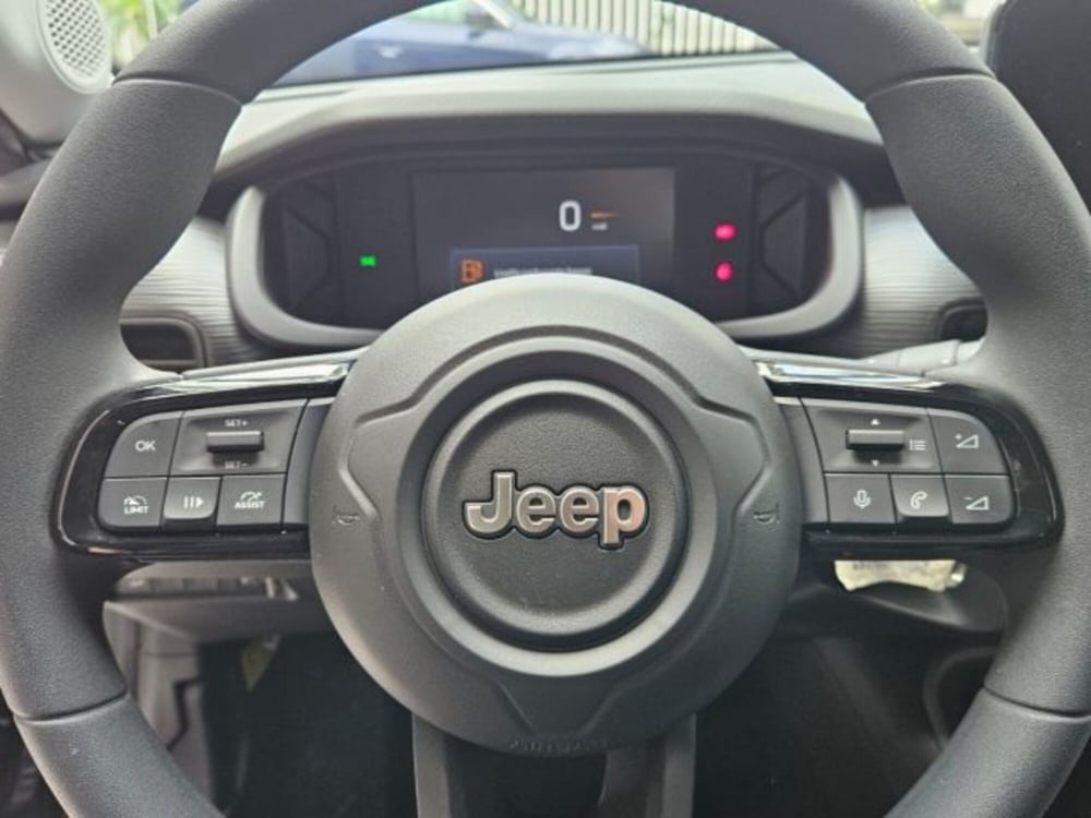 Jeep Avenger nuova a Napoli (19)