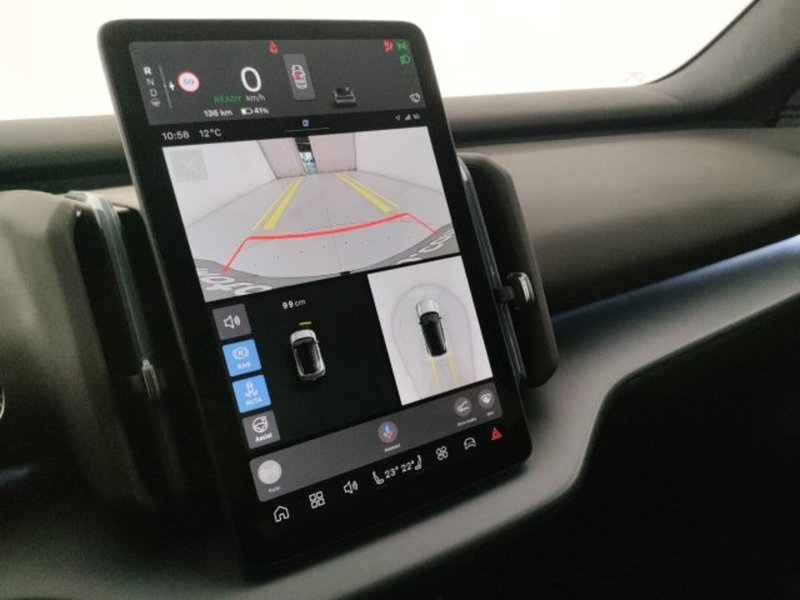 Volvo EX30 Cross Country nuova a Modena (19)