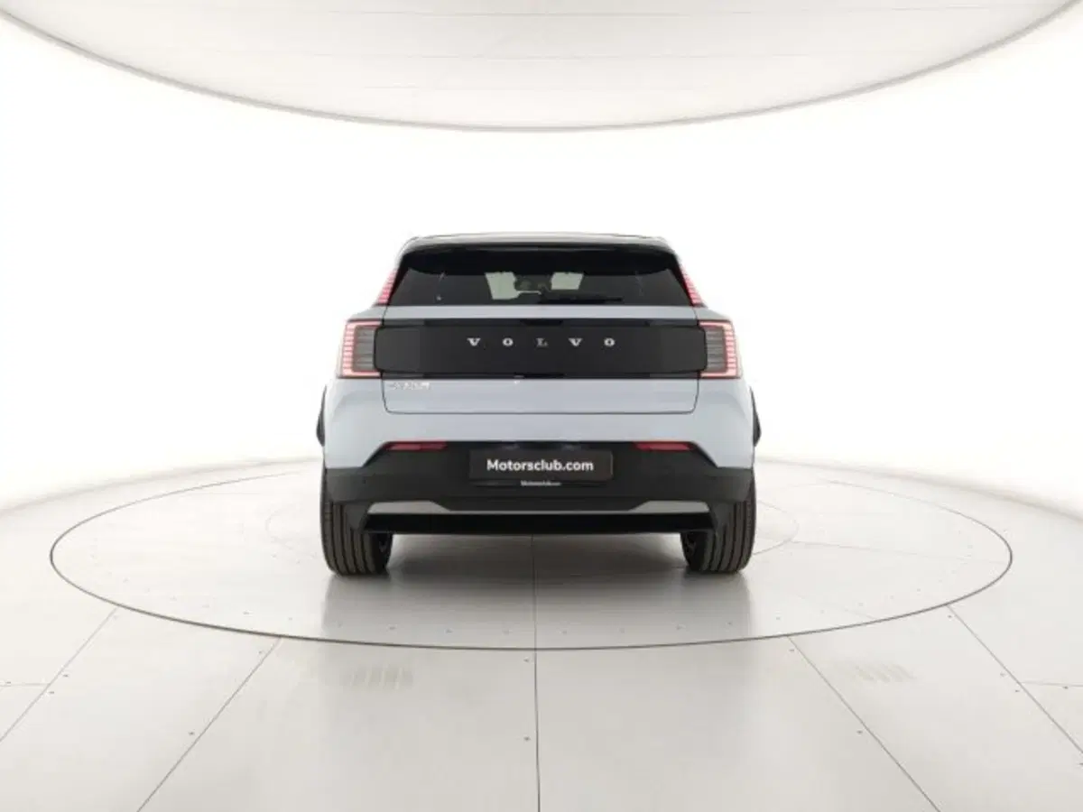 Volvo EX30 Cross Country nuova a Modena (4)