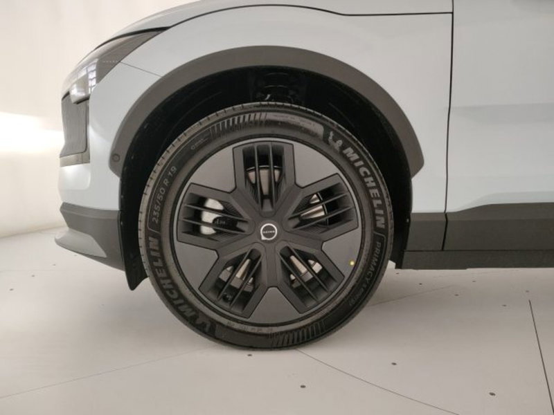 Volvo EX30 Cross Country nuova a Modena (8)