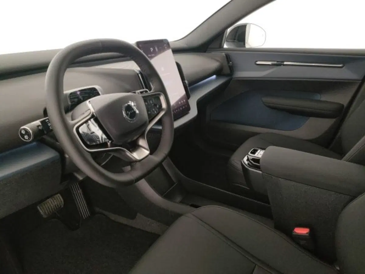 Volvo EX30 Cross Country nuova a Modena (9)