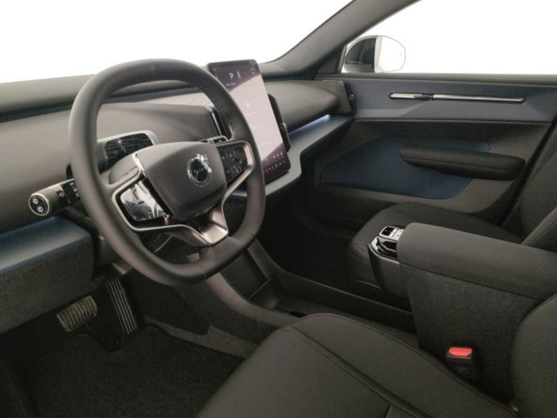 Volvo EX30 Cross Country nuova a Modena (9)