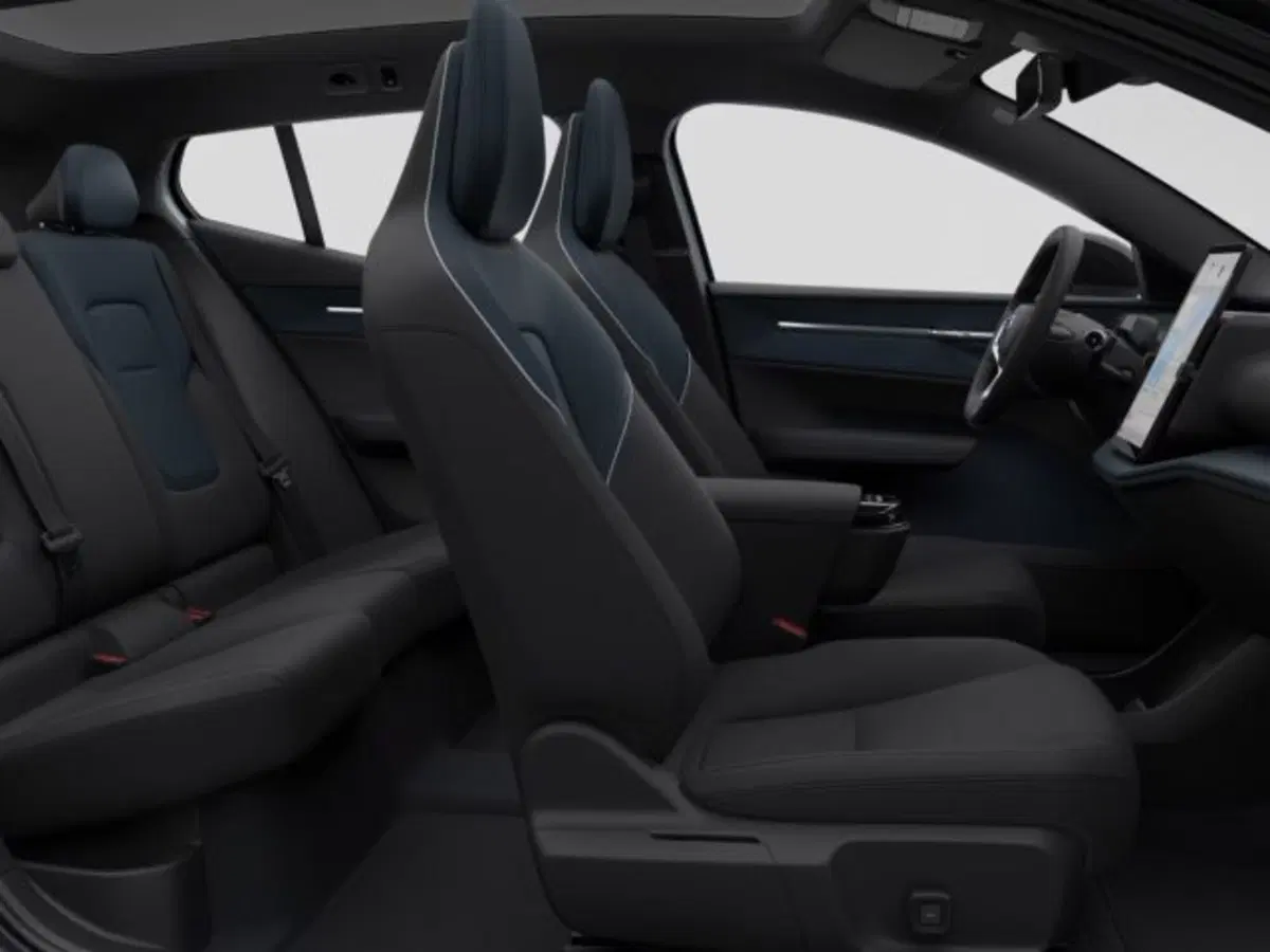 Volvo EX30 Cross Country nuova a Modena (11)