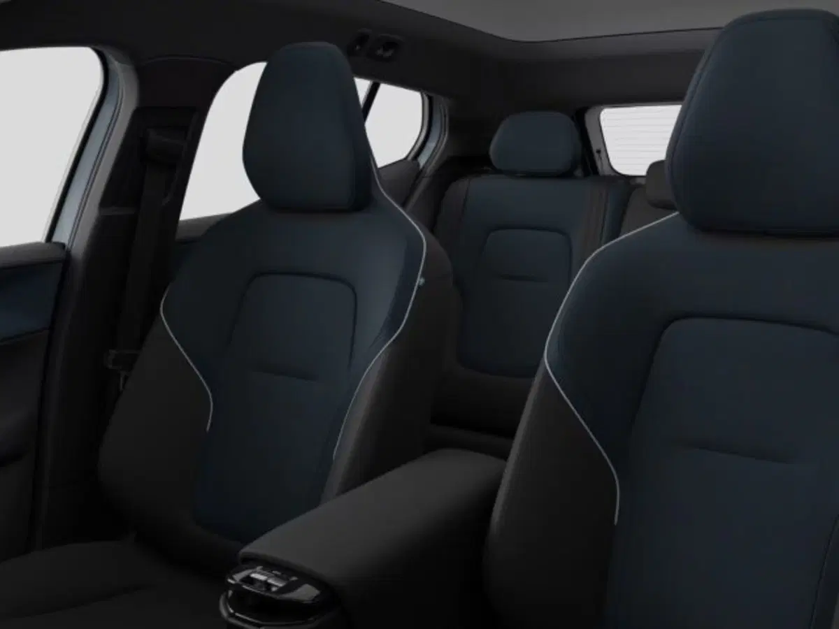 Volvo EX30 Cross Country nuova a Modena (12)