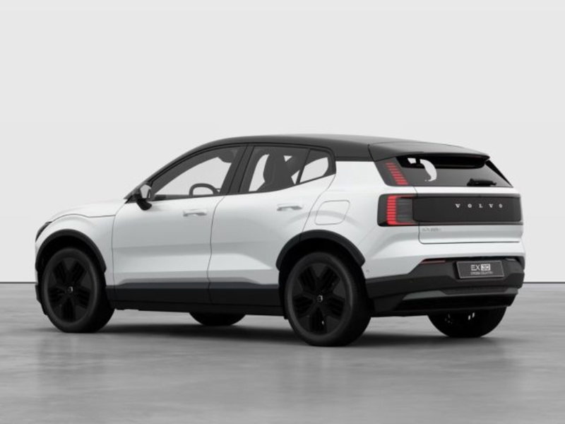 Volvo EX30 Cross Country nuova a Modena (4)