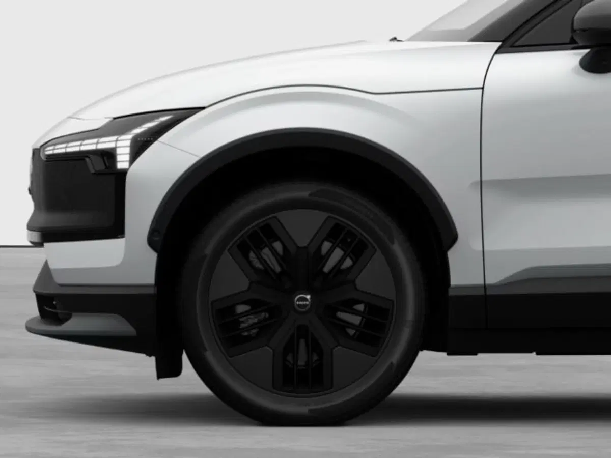 Volvo EX30 Cross Country nuova a Modena (8)