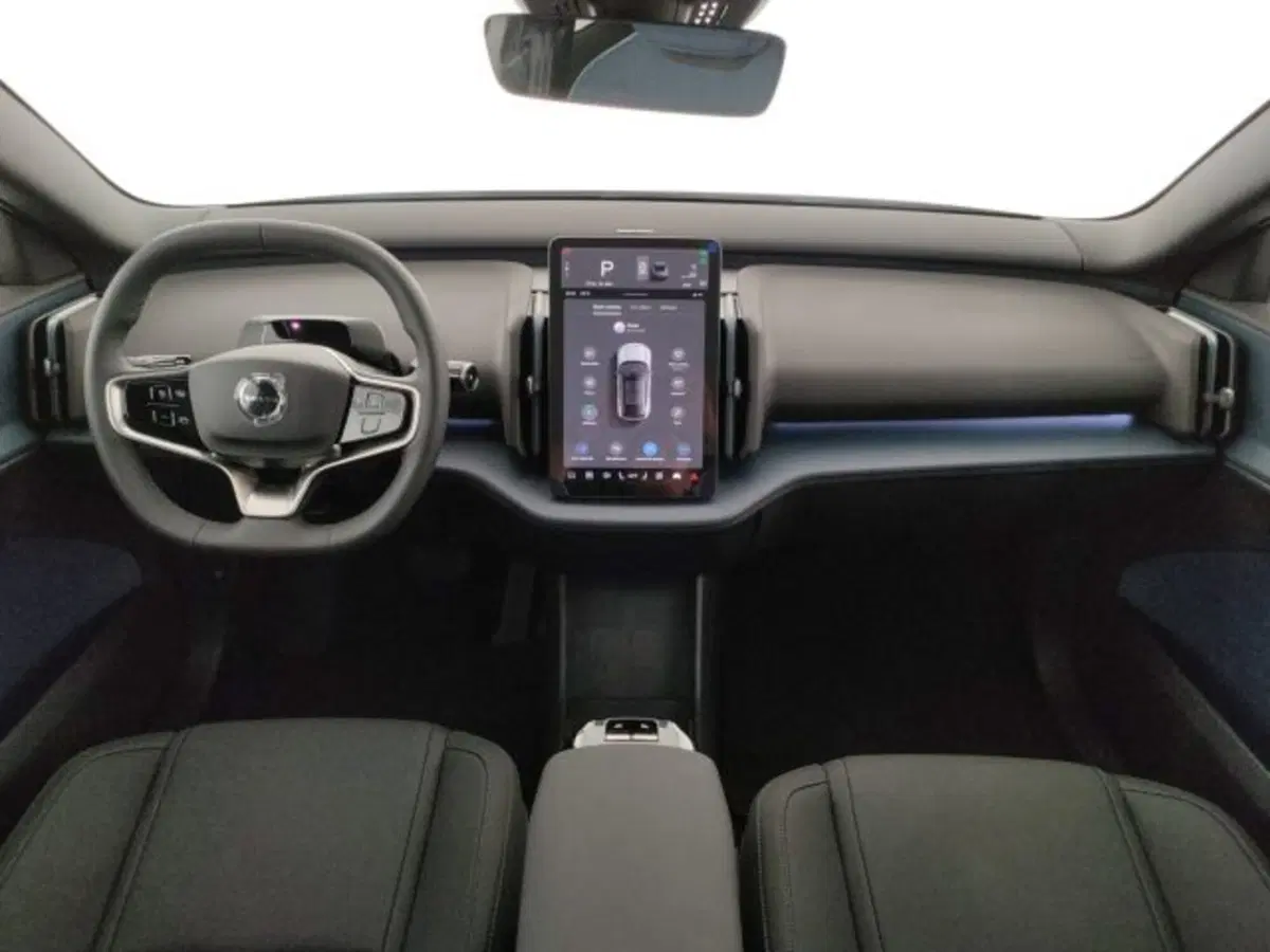 Volvo EX30 Cross Country nuova a Modena (11)