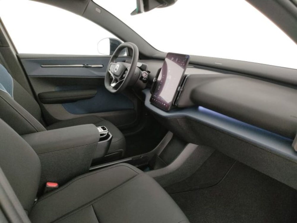 Volvo EX30 Cross Country nuova a Modena (12)