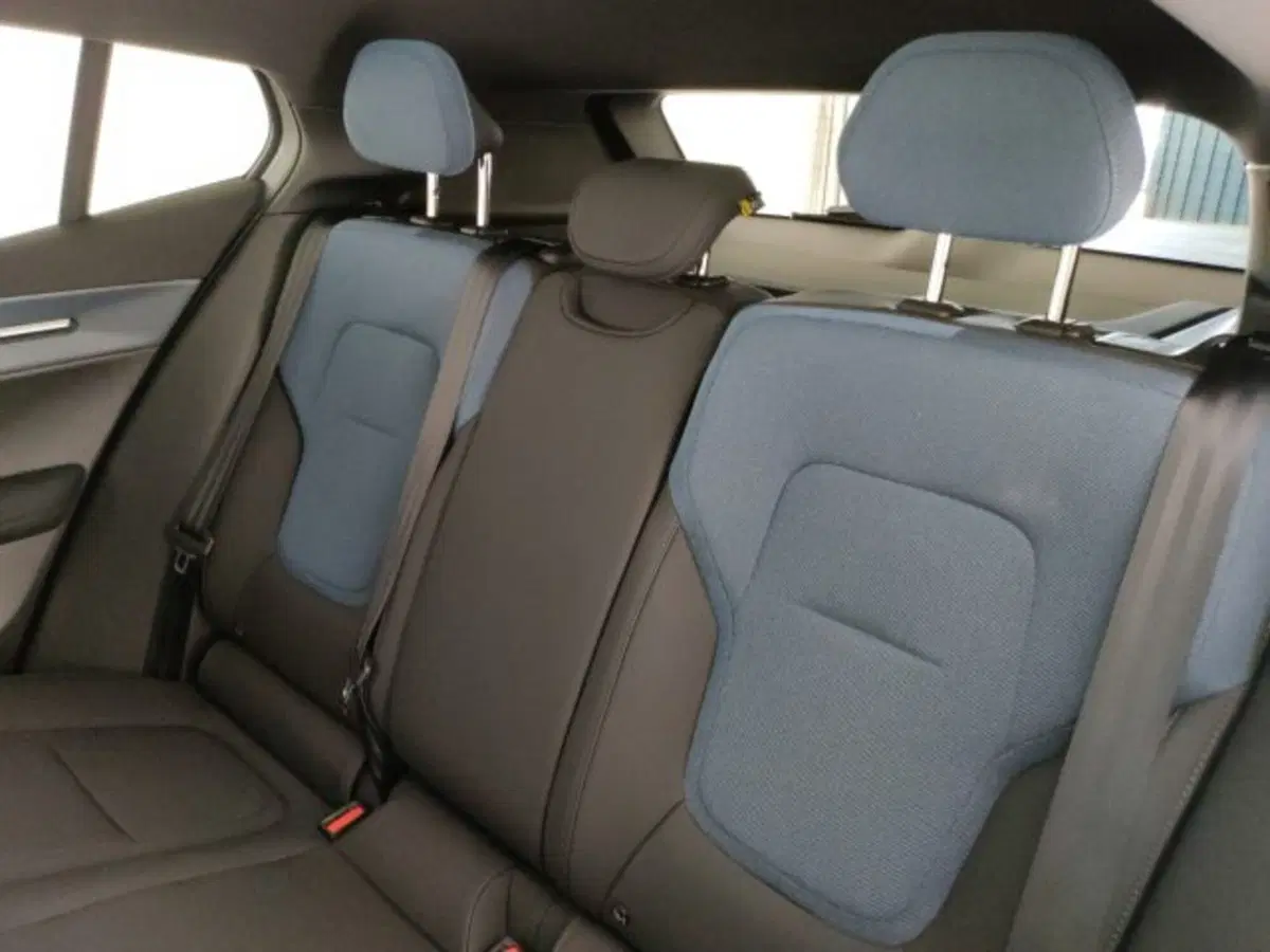 Volvo EX30 Cross Country nuova a Modena (16)