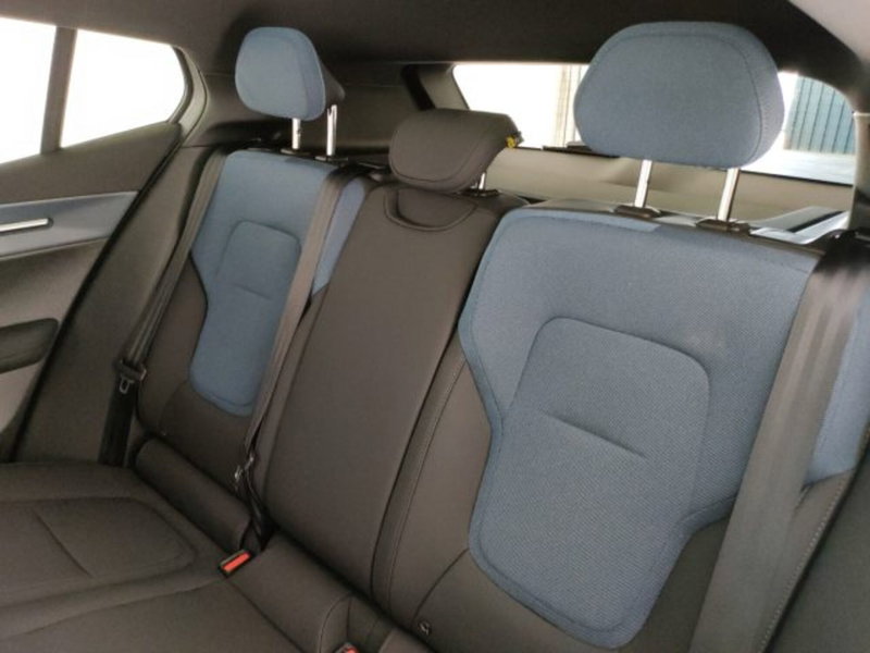 Volvo EX30 Cross Country nuova a Modena (16)