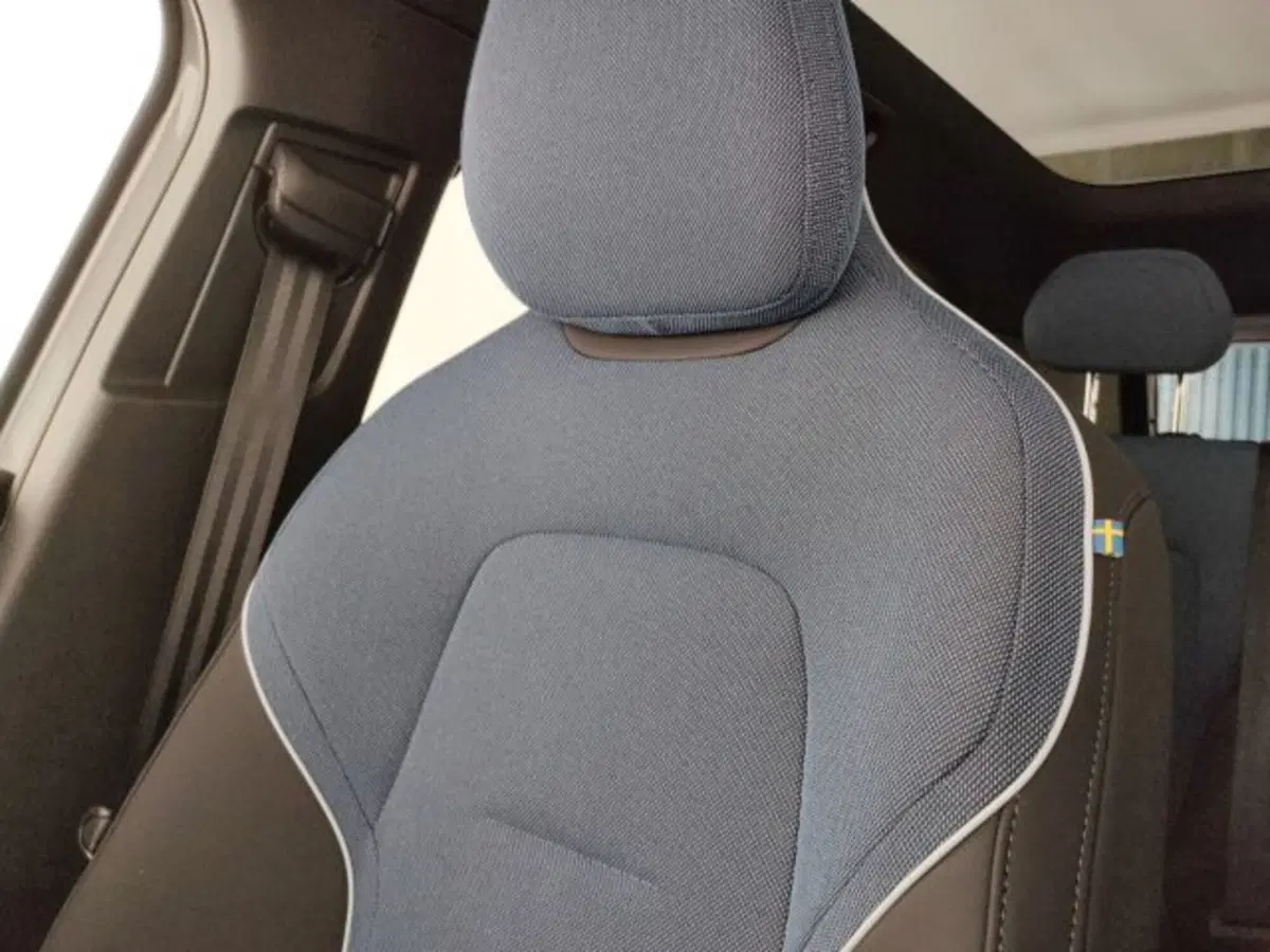 Volvo EX30 Cross Country nuova a Modena (20)