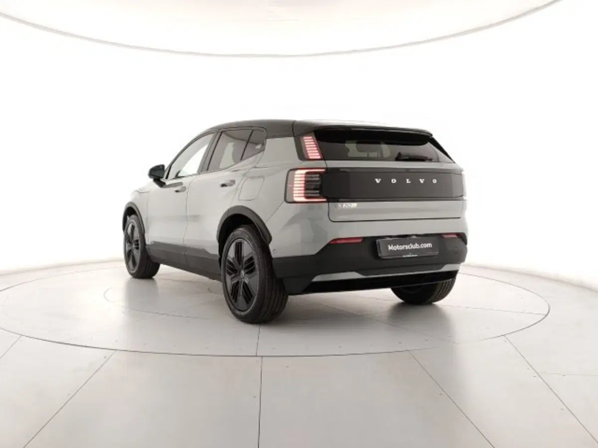 Volvo EX30 Cross Country nuova a Modena (3)
