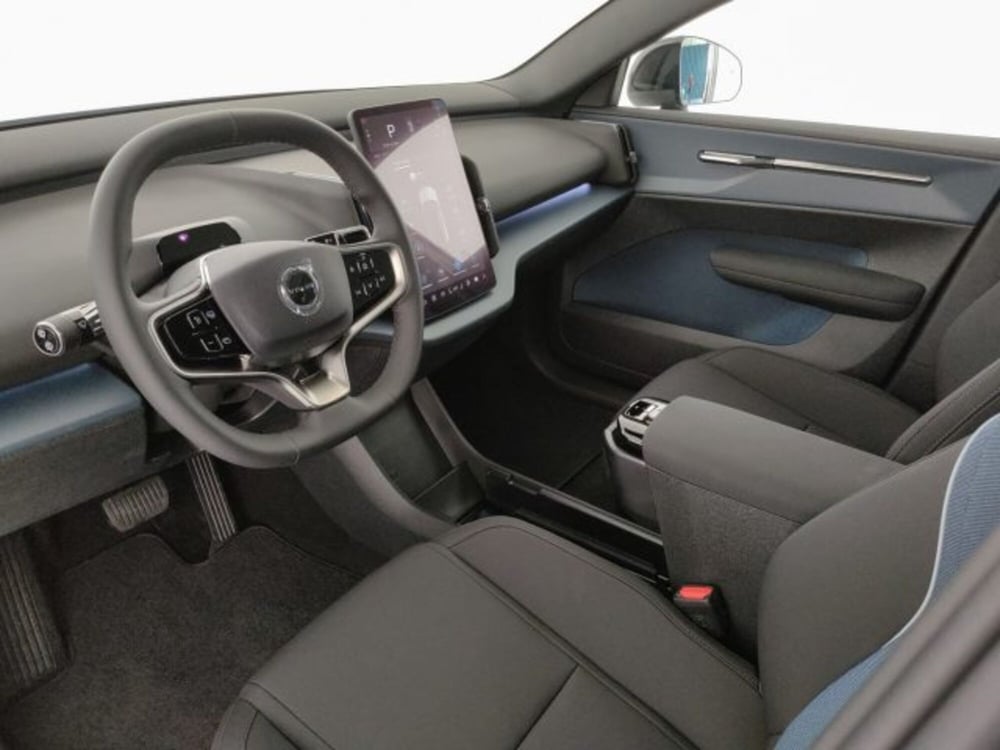 Volvo EX30 Cross Country nuova a Modena (9)