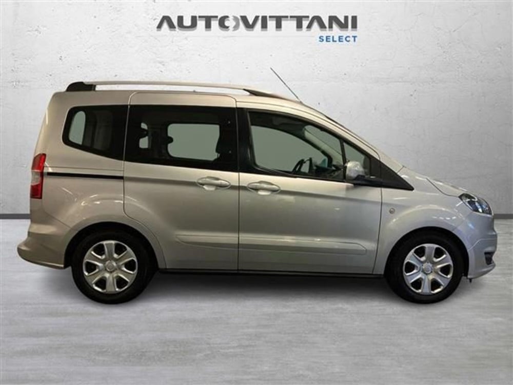 Ford Tourneo Courier usata a Como (5)