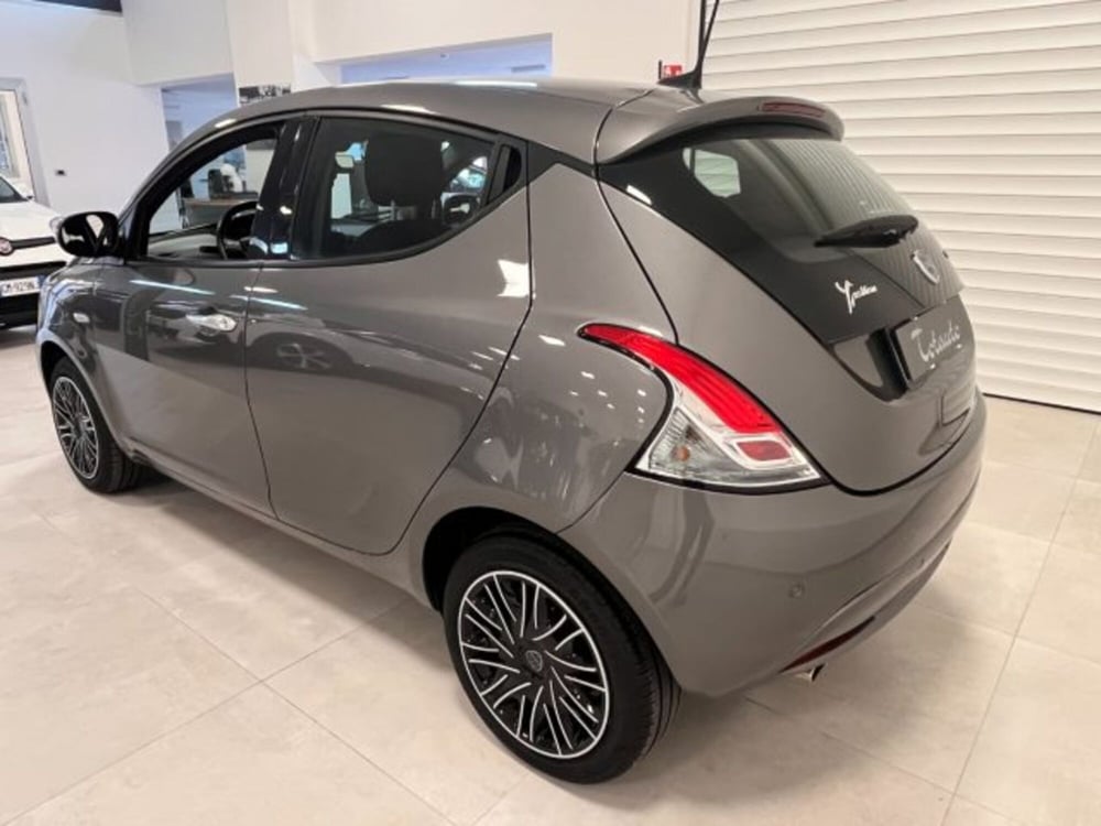 Lancia Ypsilon usata a Oristano (5)