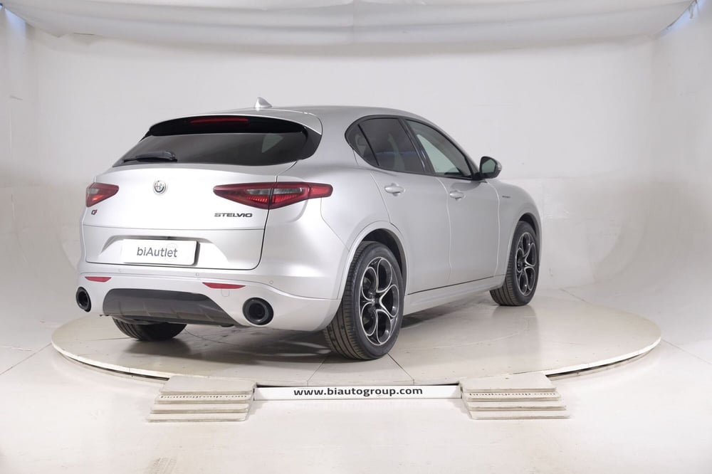 Alfa Romeo Stelvio usata a Torino (4)