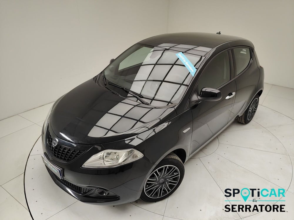 Lancia Ypsilon usata a Como (15)