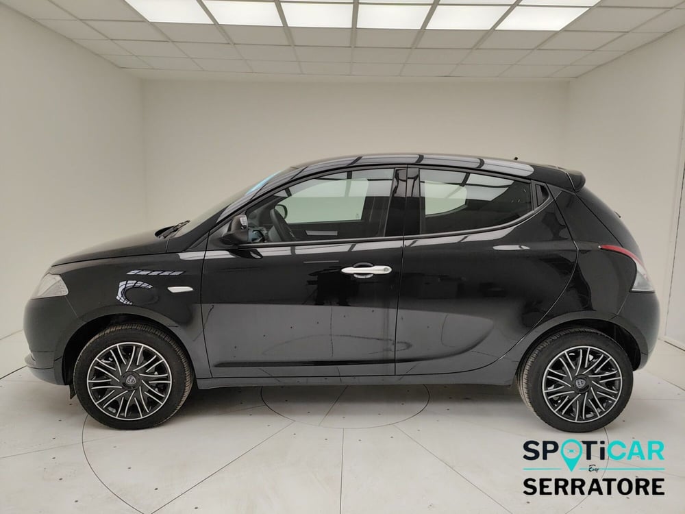 Lancia Ypsilon usata a Como (4)