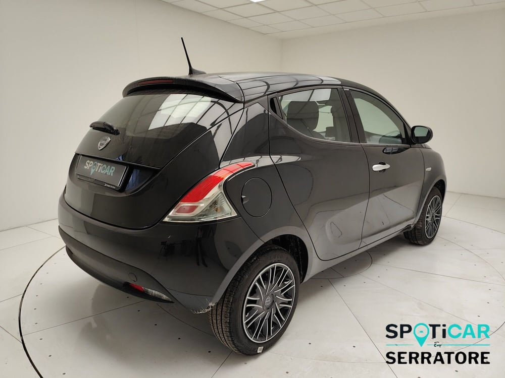 Lancia Ypsilon usata a Como (5)