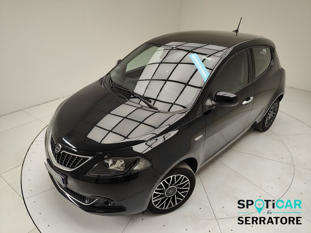 Lancia Ypsilon usata a Como (15)