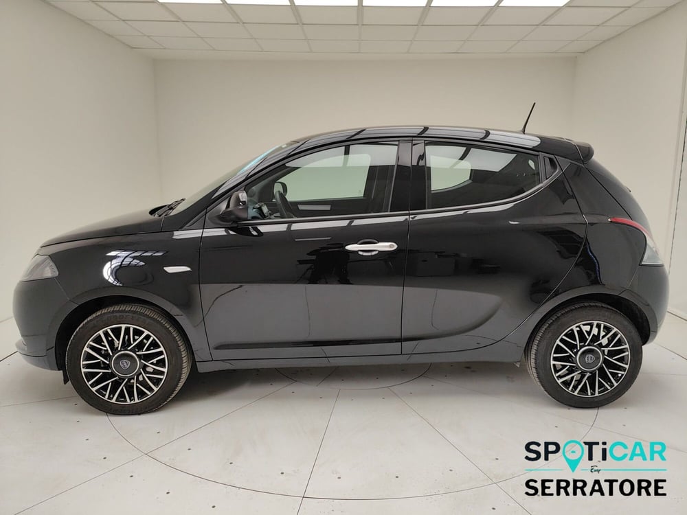 Lancia Ypsilon usata a Como (4)