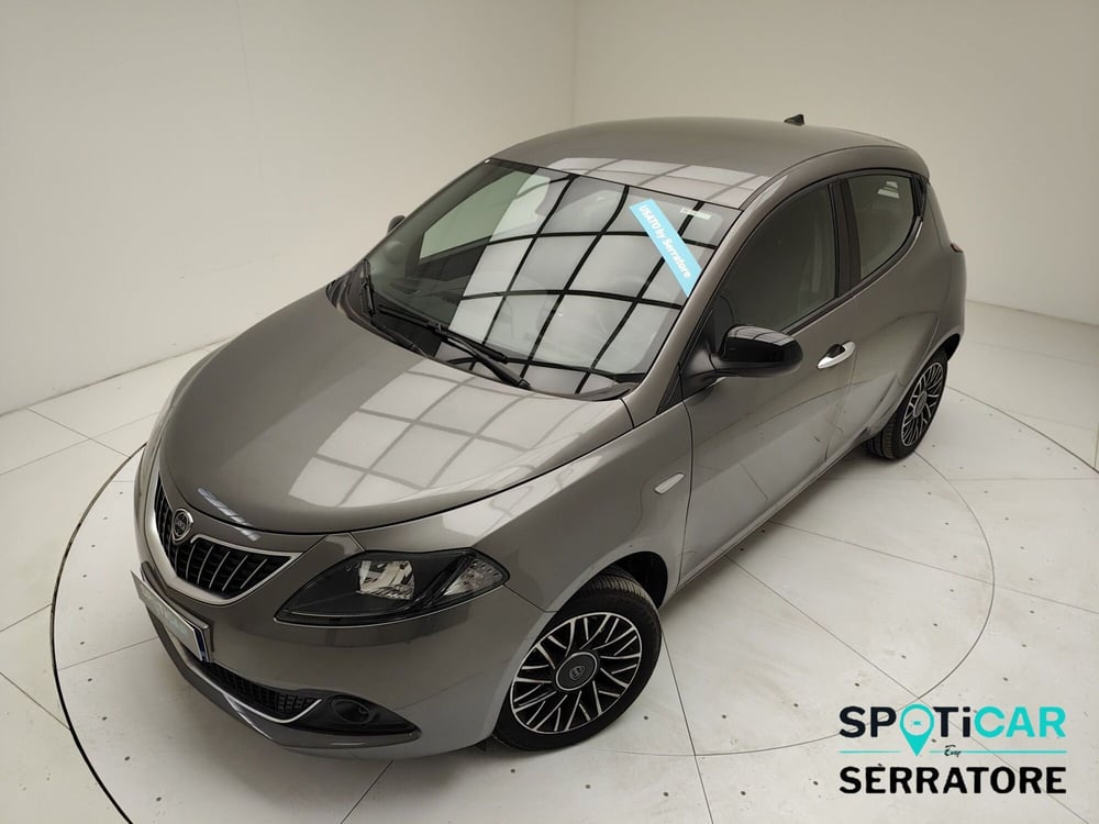 Lancia Ypsilon usata a Como (15)