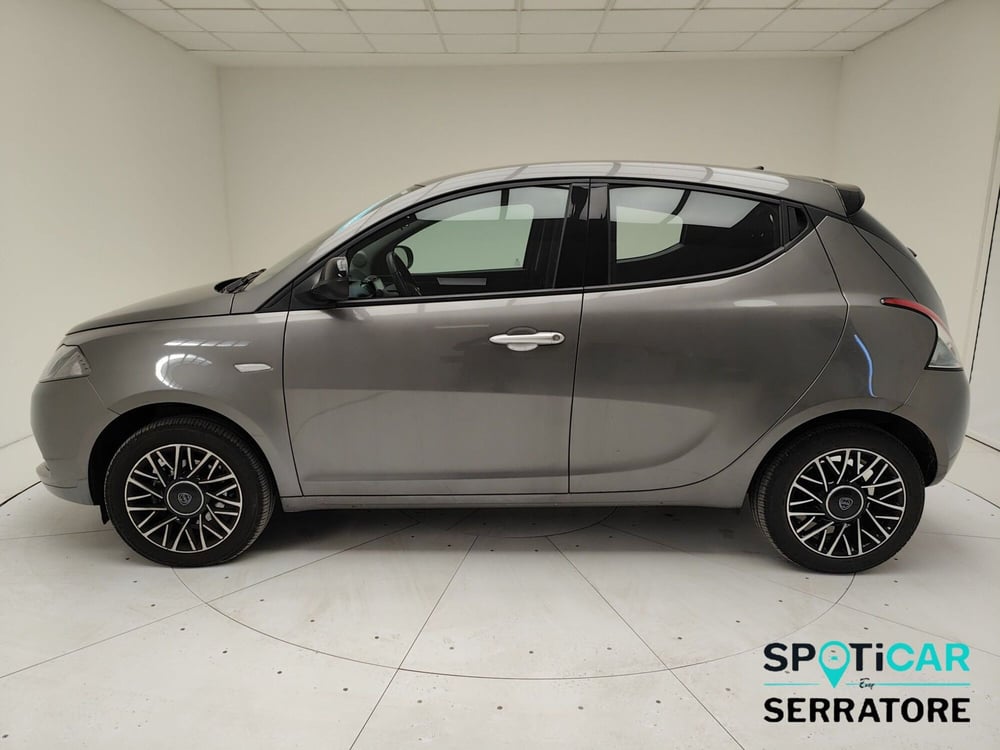 Lancia Ypsilon usata a Como (4)