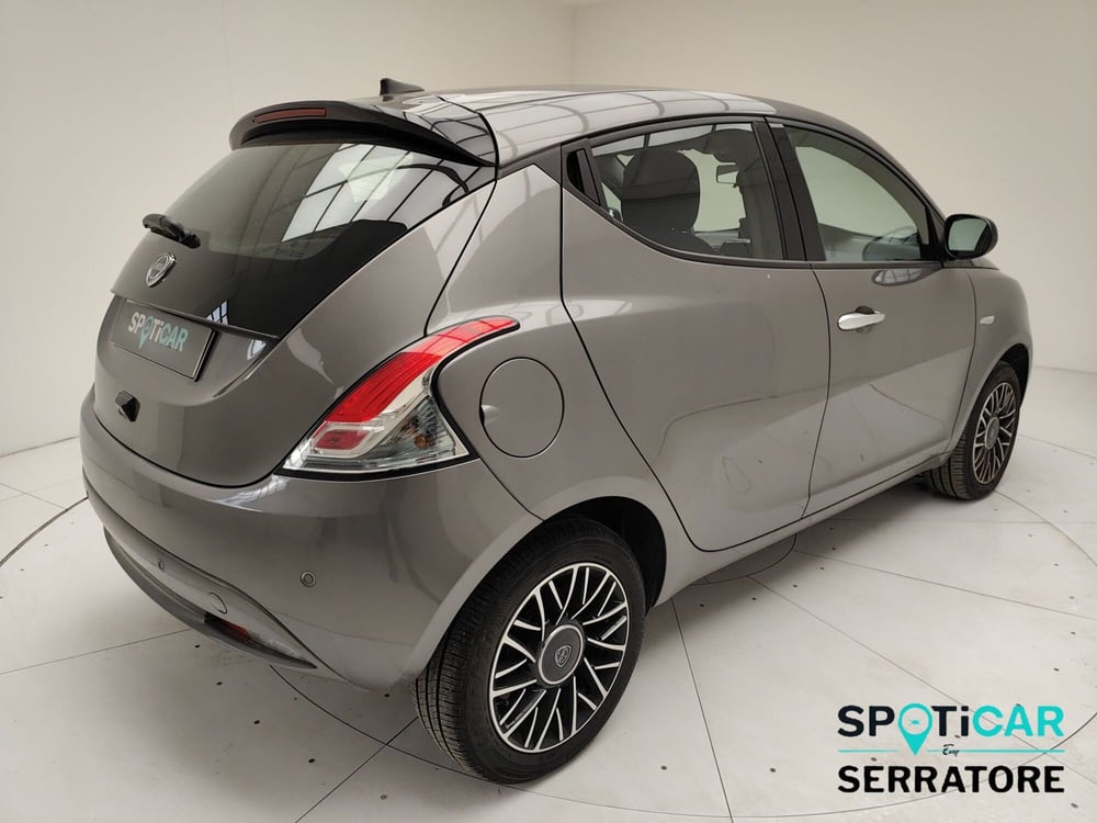 Lancia Ypsilon usata a Como (5)