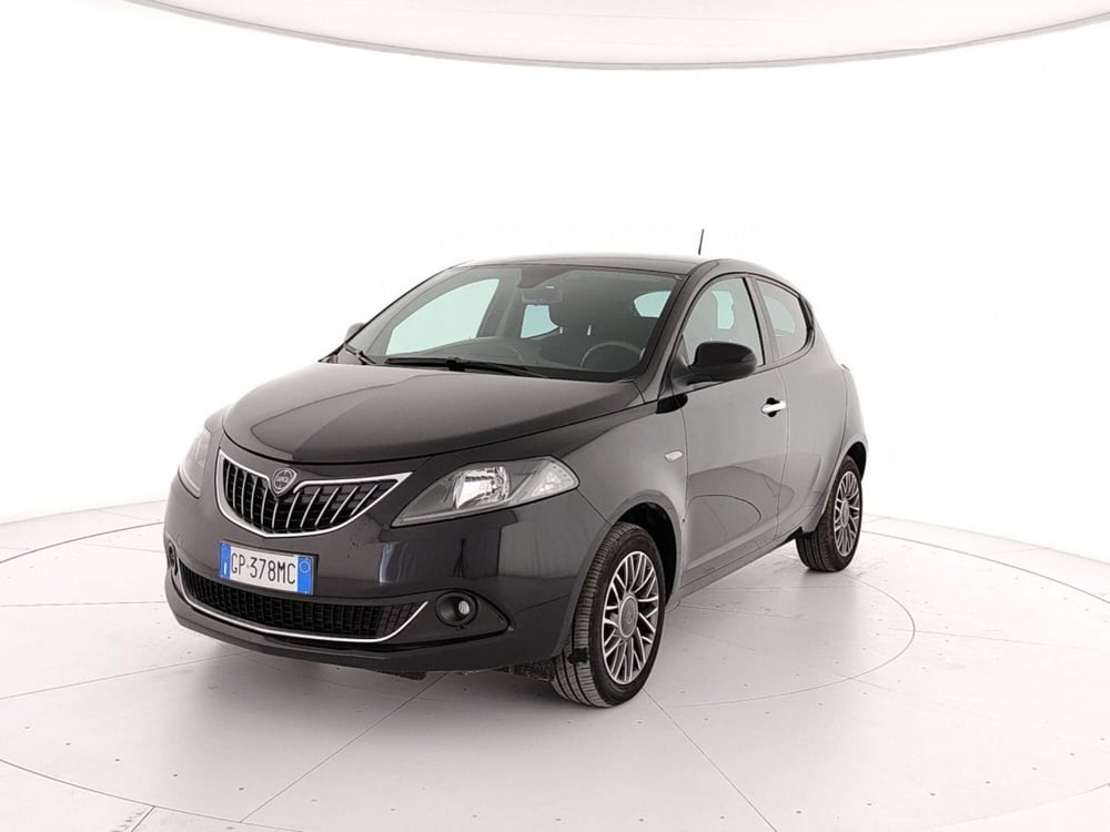 Lancia Ypsilon usata a Caserta (3)