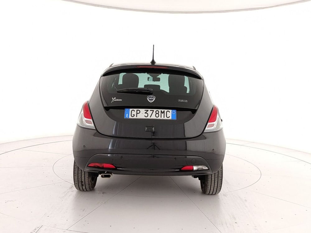 Lancia Ypsilon usata a Caserta (5)